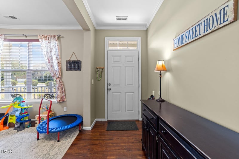 300 Stobhill Ln, Holly Springs, NC 27540