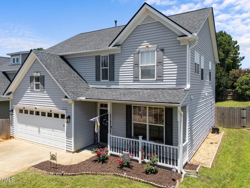 300 Stobhill Ln, Holly Springs, NC 27540
