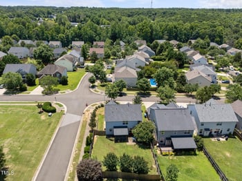 300 Stobhill Ln, Holly Springs, NC 27540