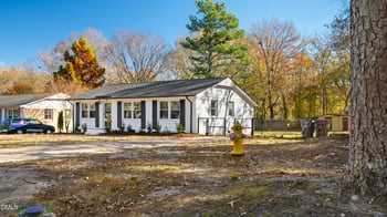 300 Vance St, Zebulon, NC 27597