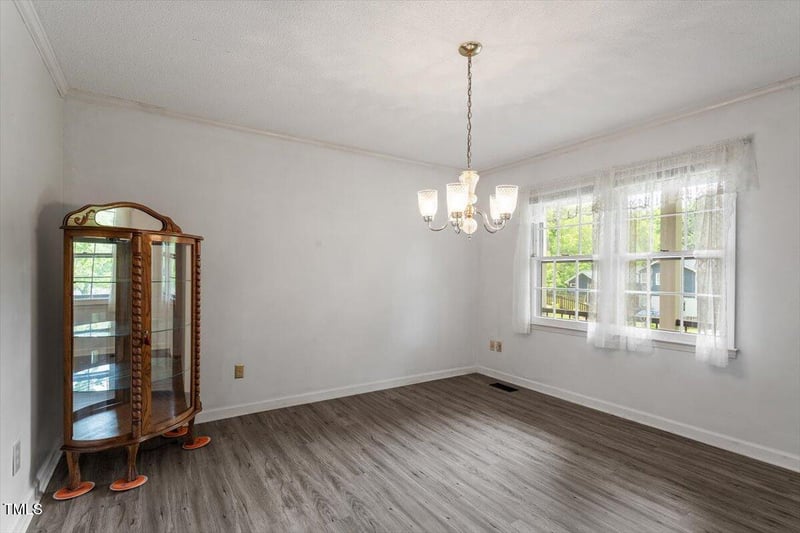 300 Wakewood Ct, Raleigh, NC 27615