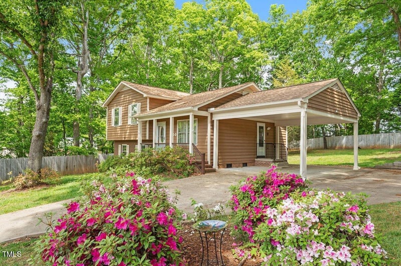 300 Wakewood Ct, Raleigh, NC 27615