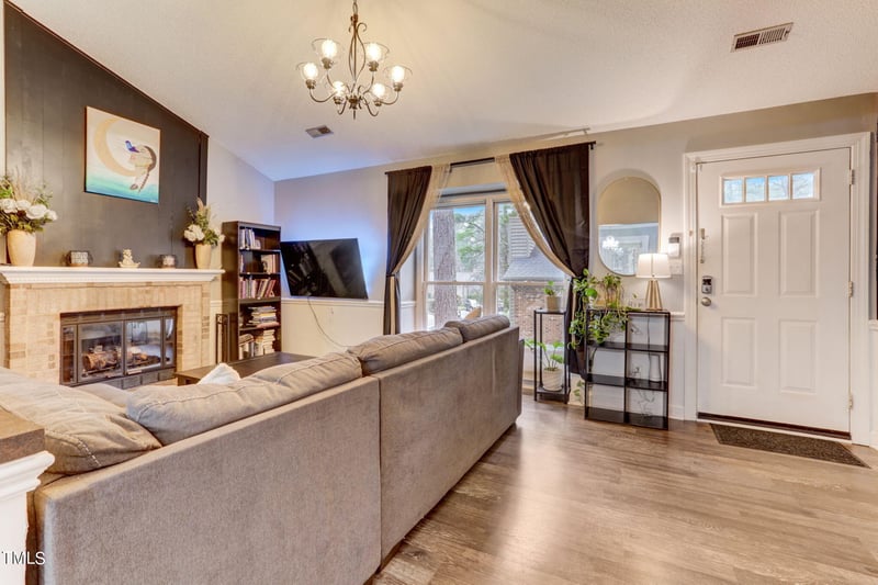 300 W Woodcroft Pw #20d, Durham, NC 27713