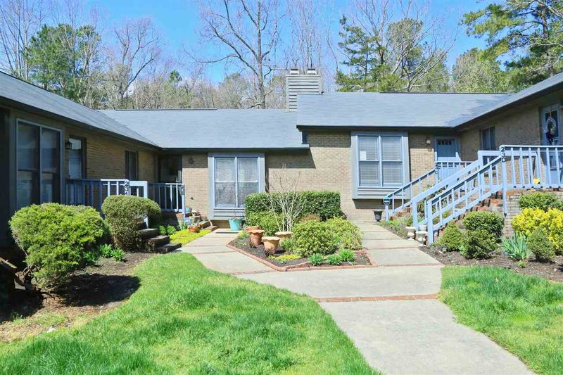 300 W Woodcroft Pw #23B, Durham, NC 27713
