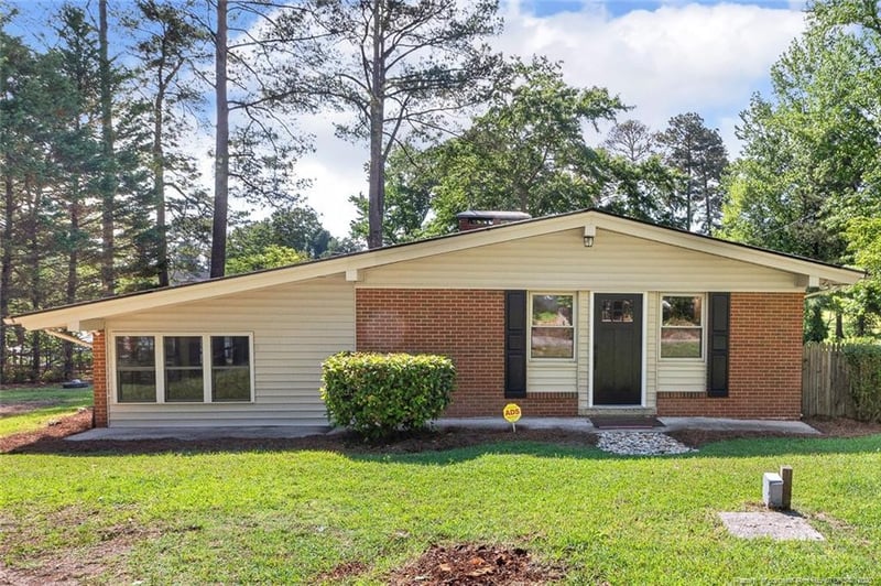 3000 Currituck Dr, Sanford, NC 27332