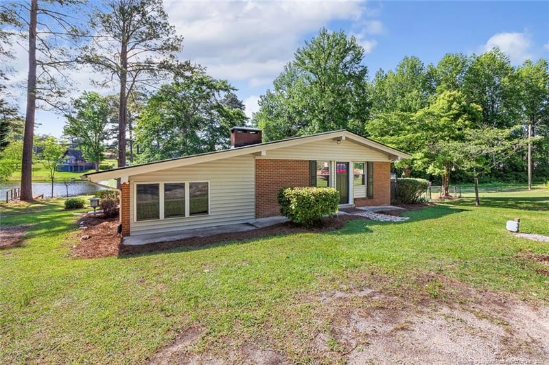 3000 Currituck Dr, Sanford, NC 27332