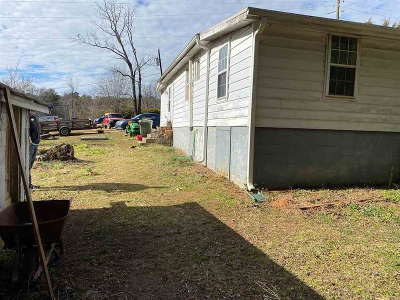 3001 Bethune Dr, Raleigh, NC 27603