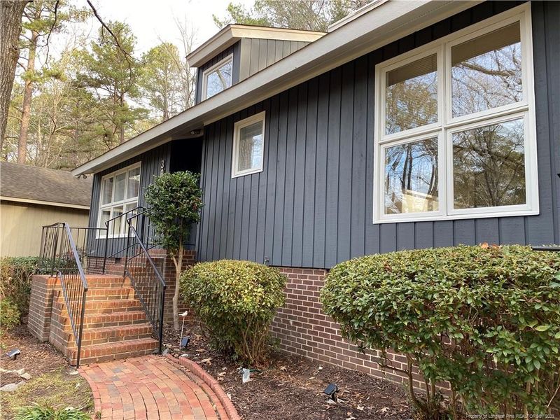 3001 Bourbon St, Sanford, NC 27332