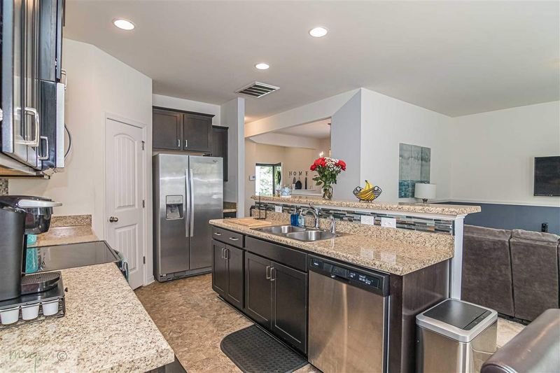3003 Bluegrove Rd, Raleigh, NC 27610