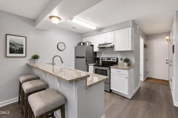 3003 Huntleigh Dr, Raleigh, NC 27604