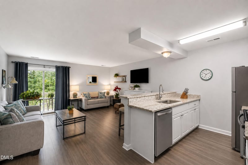 3003 Huntleigh Dr, Raleigh, NC 27604