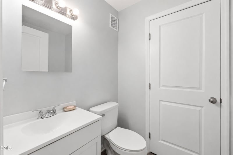 3003 Huntleigh Dr, Raleigh, NC 27604