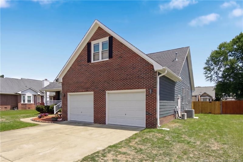 3005 Beringer Dr, Fayetteville, NC 28306