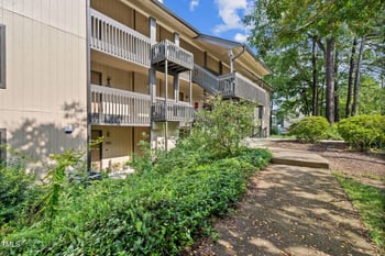 3005 Huntleigh Dr, Raleigh, NC 27604