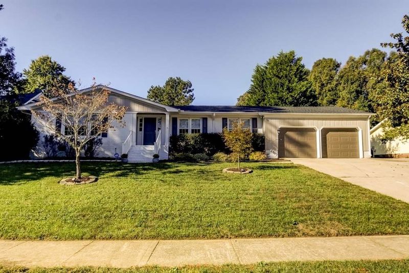 3005 Old Orchard Rd, Raleigh, NC 27607