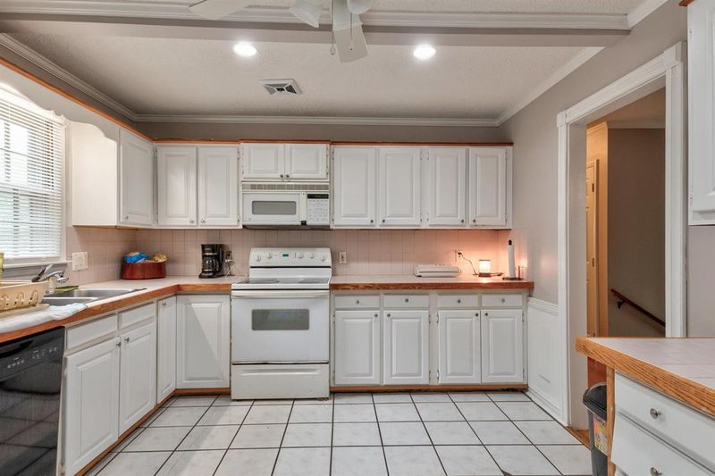 3006 Edgetone Dr, Raleigh, NC 27604