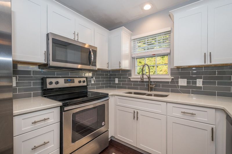 3008 Corinth Ln, Durham, NC 27704