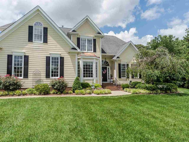 3008 Whitehart Ln, Raleigh, NC 27606