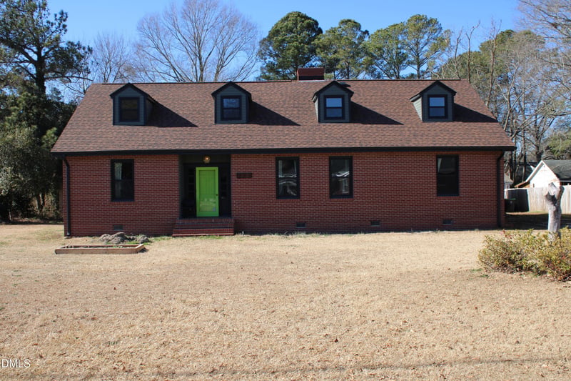 301 7th St, Erwin, NC 28339