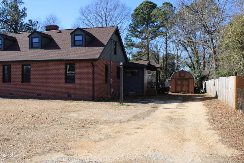 301 7th St, Erwin, NC 28339
