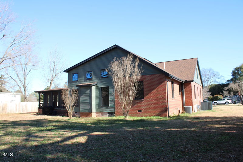301 7th St, Erwin, NC 28339