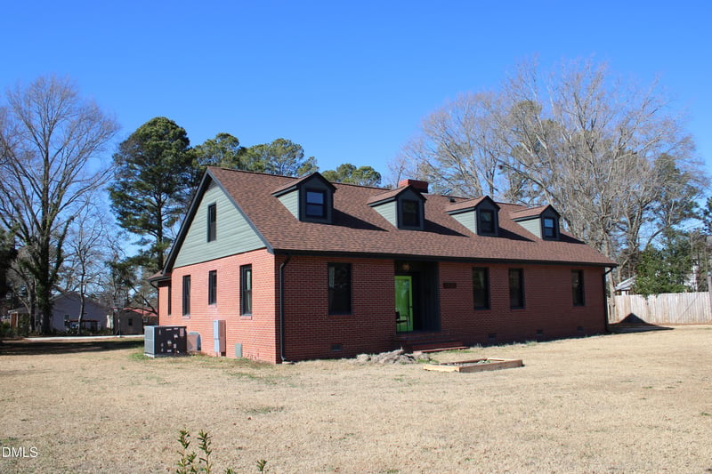 301 7th St, Erwin, NC 28339