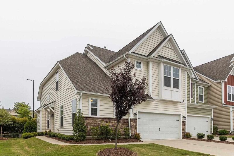 301 Acorn Hollow Pl, Durham, NC 27703