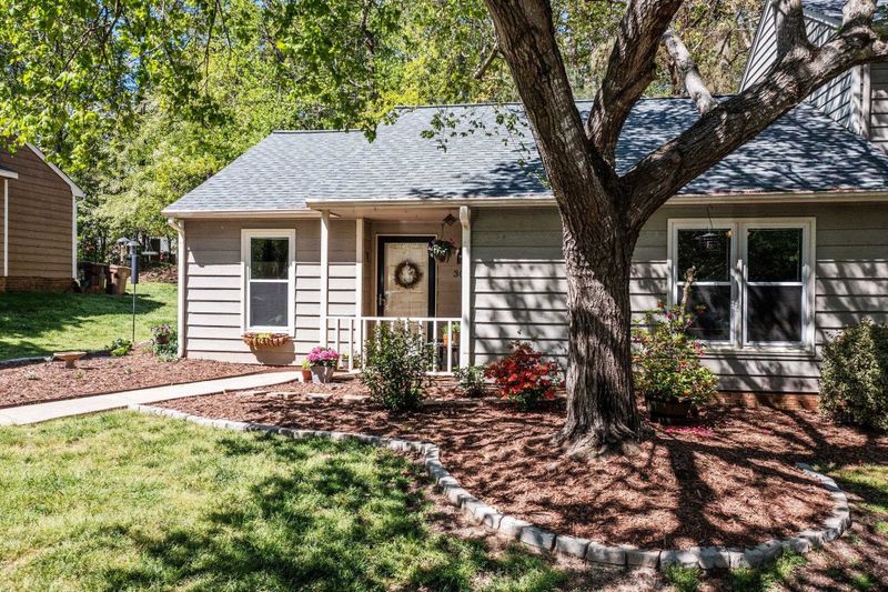 301 Applecross Dr, Cary, NC 27511