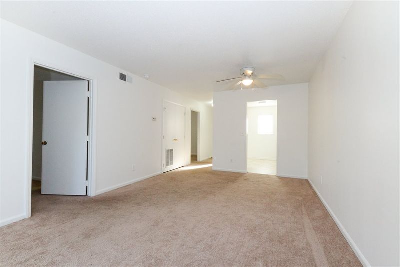 301 Ashley Forest Rd #301, Chapel Hill, NC 27514