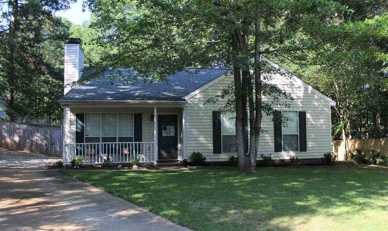 301 Beech Hill Ct, Holly Springs, NC 27540