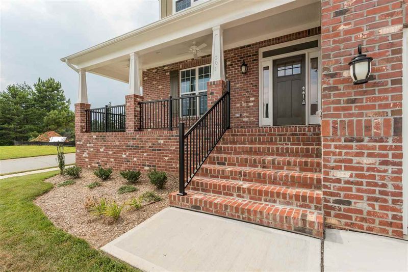 301 Ben Hogan Dr, Mebane, NC 27302