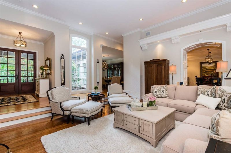 301 Berry Hill Dr, Raleigh, NC 27615