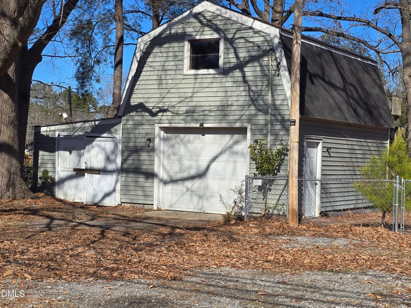 301 Brevard St, Selma, NC 27576