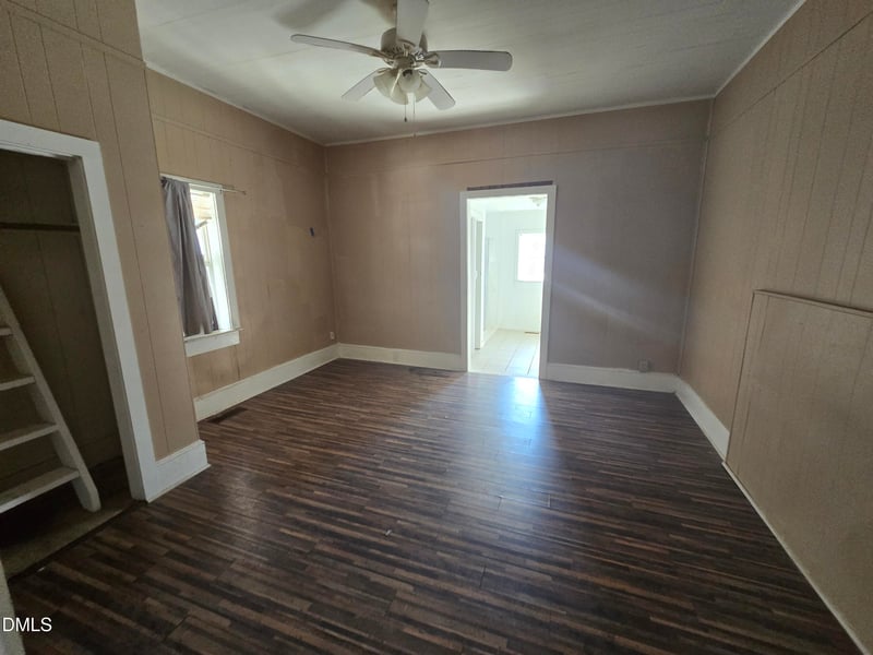301 Brevard St, Selma, NC 27576