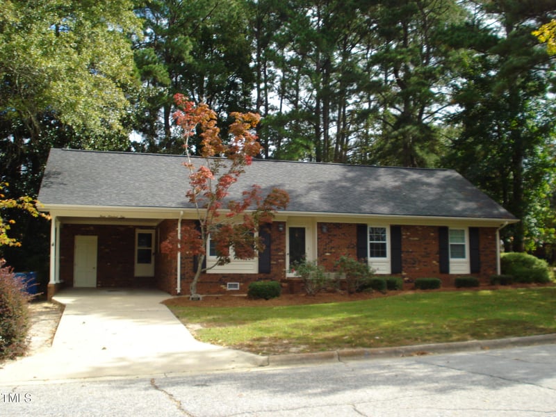 301 Briarcliff Dr, Dunn, NC 28334