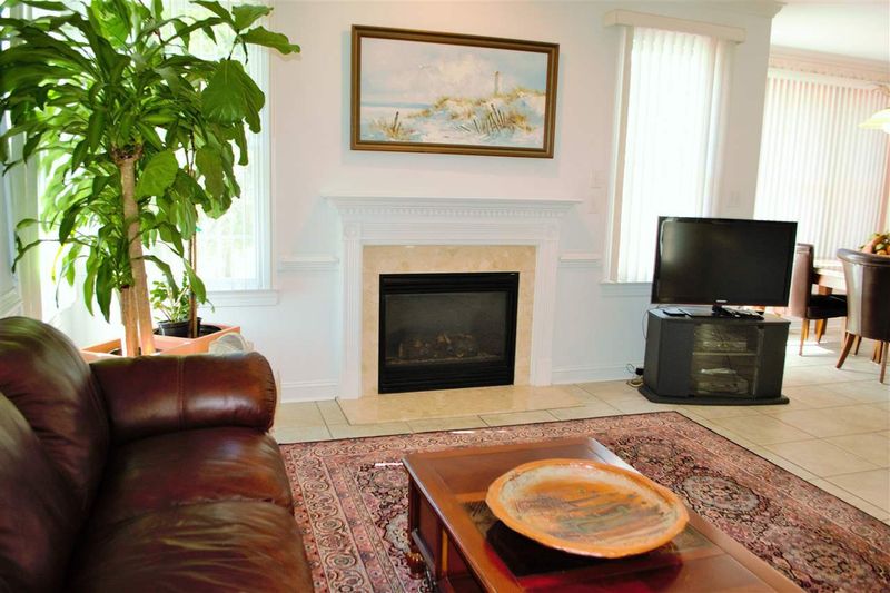 301 Capistrane Dr, Cary, NC 27519