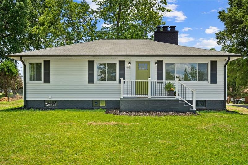 301 Chapel Hill Rd, Burlington, NC 27215