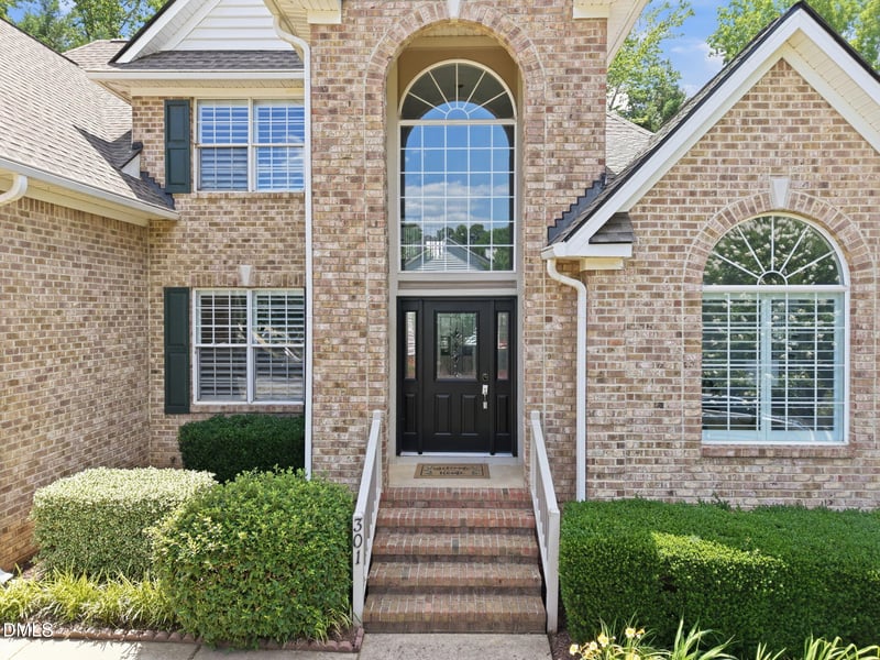 301 Cricketfield Ln, Cary, NC 27518