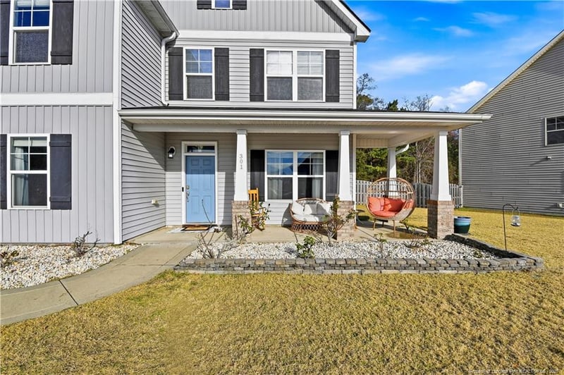 301 Derby Ln, Hope Mills, NC 28348