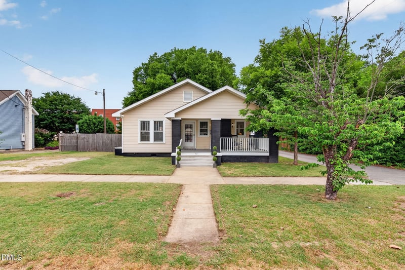 301 Divine St, Dunn, NC 28334