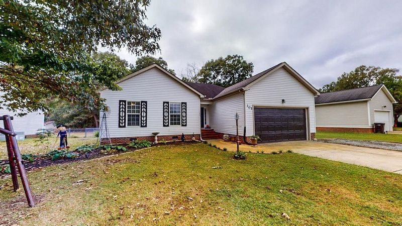301 Earl Dr, Goldsboro, NC 27530