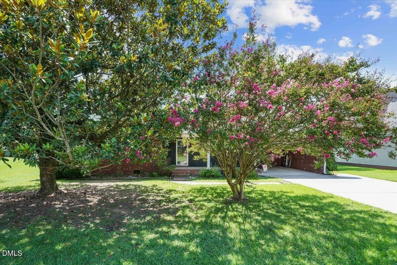 301 Flamingo Dr, Clayton, NC 27520