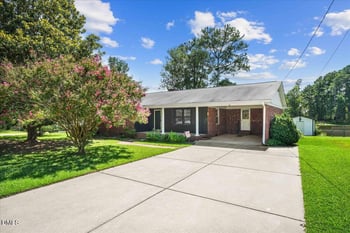 301 Flamingo Dr, Clayton, NC 27520