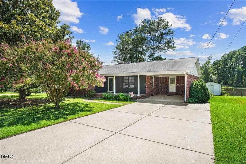 301 Flamingo Dr, Clayton, NC 27520