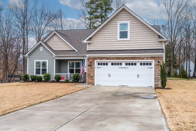 301 Forest Glen Dr, Youngsville, NC 27596