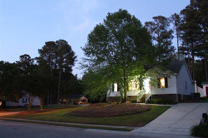 301 Garrison Ave, Clayton, NC 27520