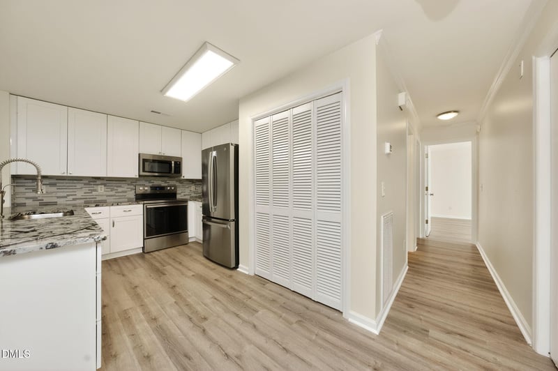 301 Glen Echo Ln #E, Cary, NC 27518