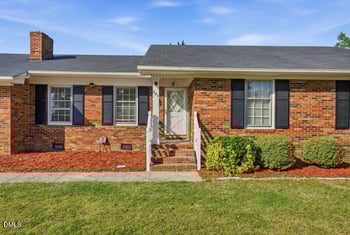 301 Halifax St, Clinton, NC 28328