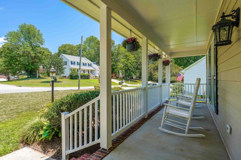 301 Heathridge Ln, Cary, NC 27513