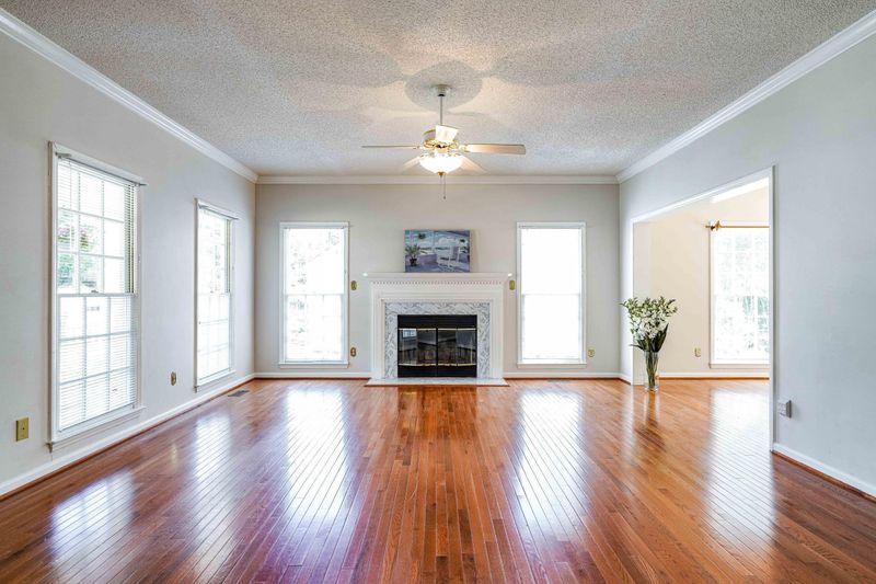 301 Heathridge Ln, Cary, NC 27513